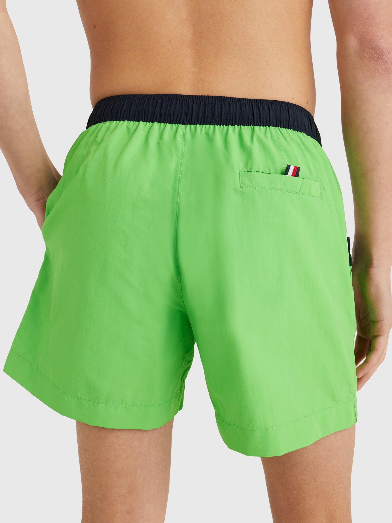 traje-de-bano-tommy-hilfiger-liso-p-caballeros-6